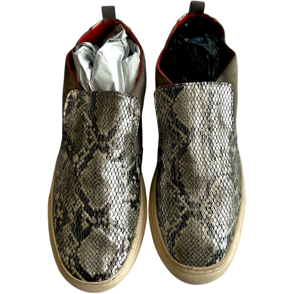 Hey Dude snakeskin booties Sz 11